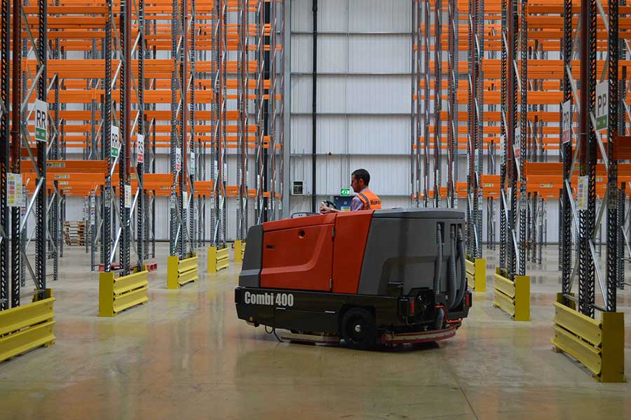 hako-ride-on-scrubber-driers