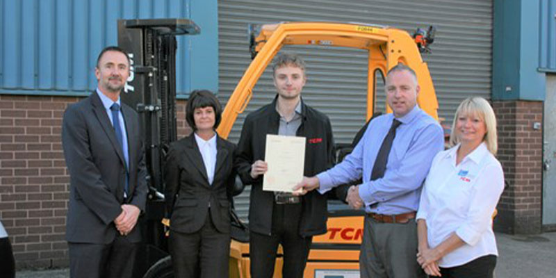 CAM-Forklift-Trucks-apprentice-completes-apprenticeship