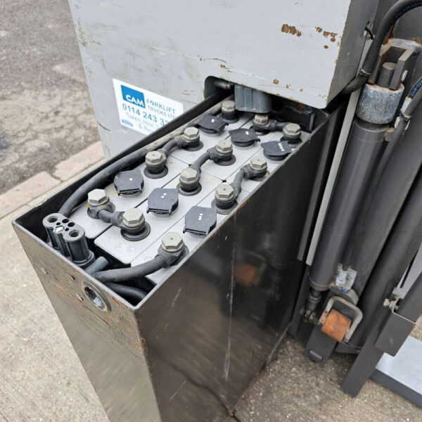 1.6 Ton Electric Stand-In Stacker