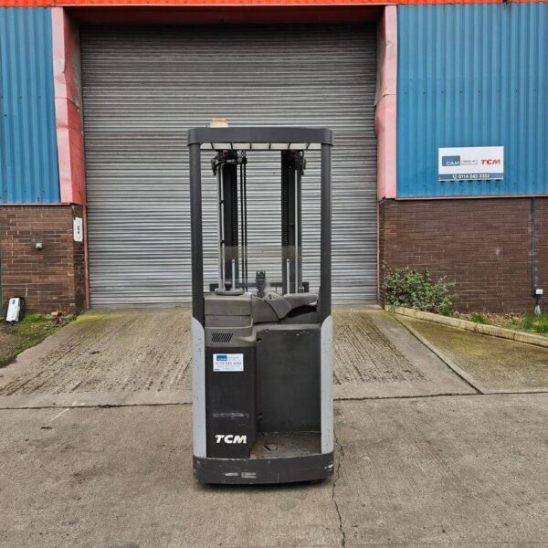 1.6 Ton Electric Stand-In Stacker