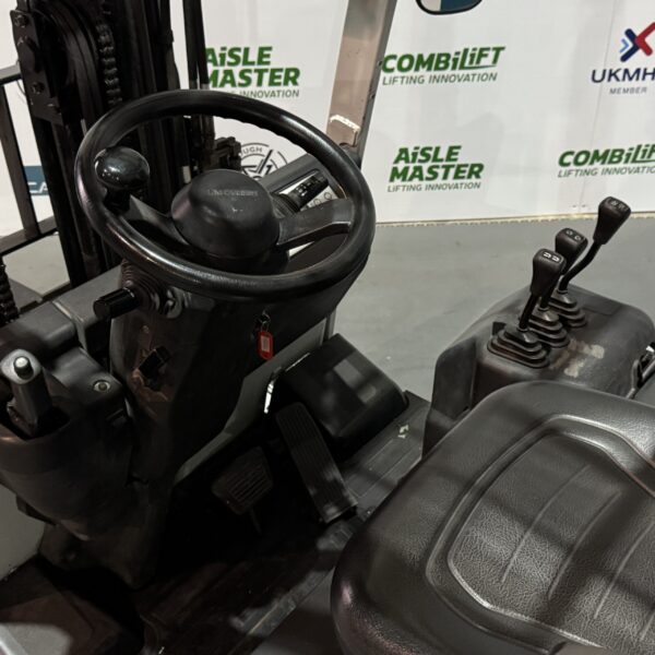 Nissan A1N1L18Q 3-Wheel Electric Counterbalance