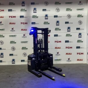 Combi-WR Pedestrian Reach Stacker