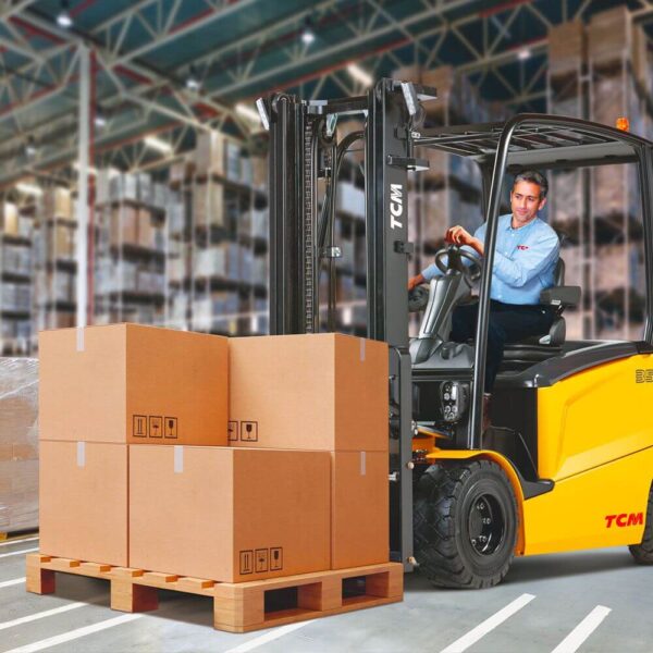 TCM FHB25-F1 4-Wheel Electric Counterbalance Truck