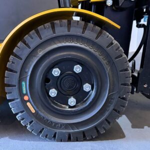 TCM FTB18-E3 Electric 3-Wheel Counterbalance